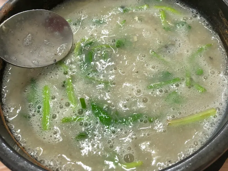 뽀얀 국물의 쫄복탕