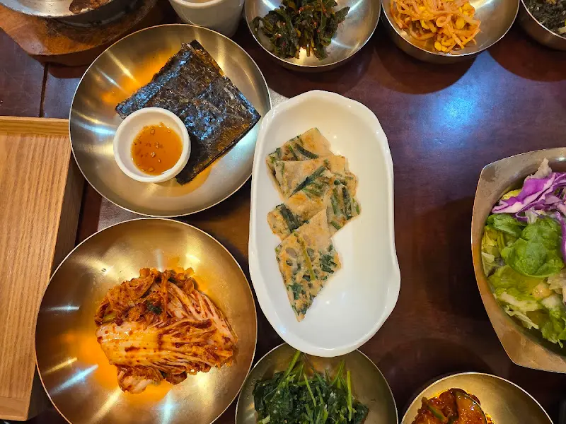 푸짐한 밑반찬 한 상 차림