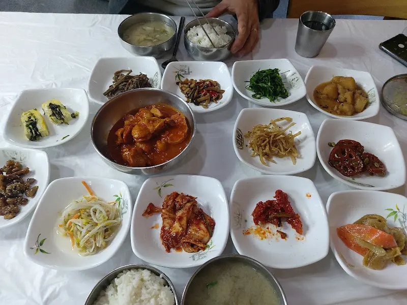 푸짐한 백반 한 상 차림