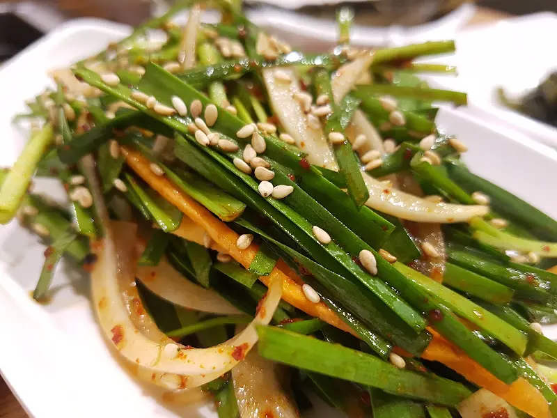 싱싱한 부추무침