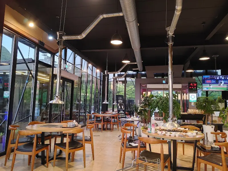 넓고 쾌적한 실내