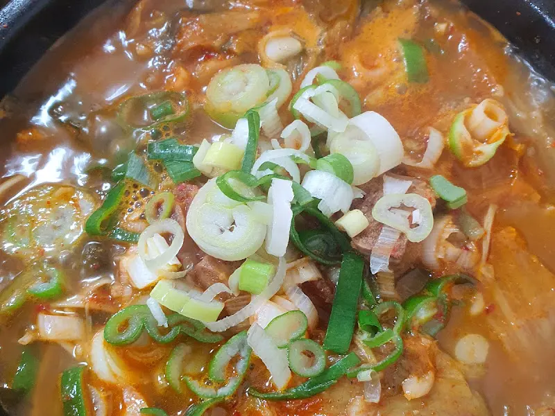 밀리내 뼈다귀 묵은지 감자탕