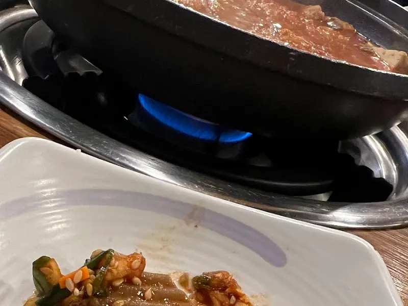 김치찌개가 끓고 있는 모습