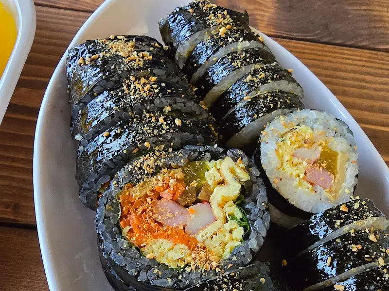 오징어 먹물 김밥 단면