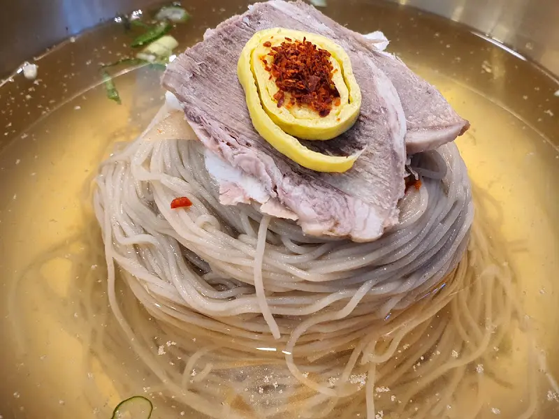 평양냉면의 정갈한 모습