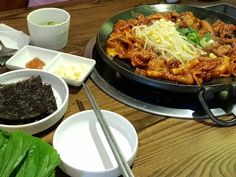 쭈꾸미 볶음과 밑반찬