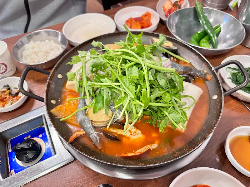 해물순두부 냄비