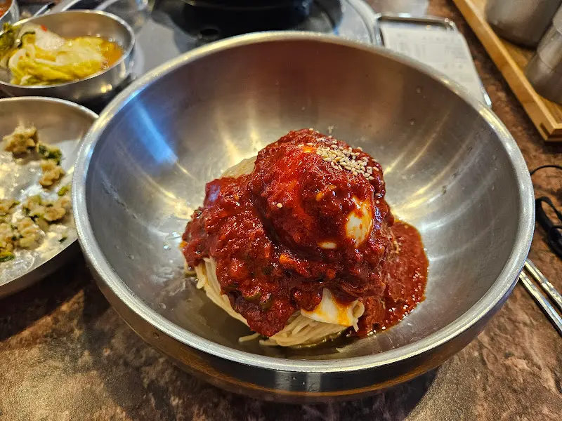 비빔냉면