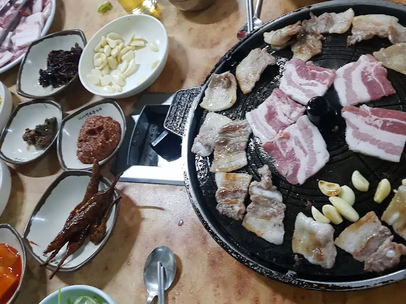맛있어 보이는 냉삼겹살