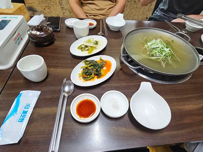 기러기 칼국수 한 상 차림