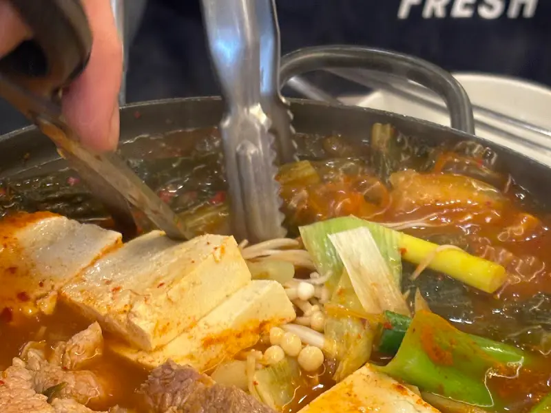 상수김치삼겹살 갓돈짜글이