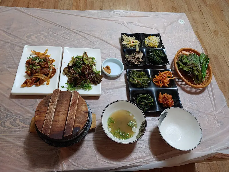 돌솥밥 정식 항공샷