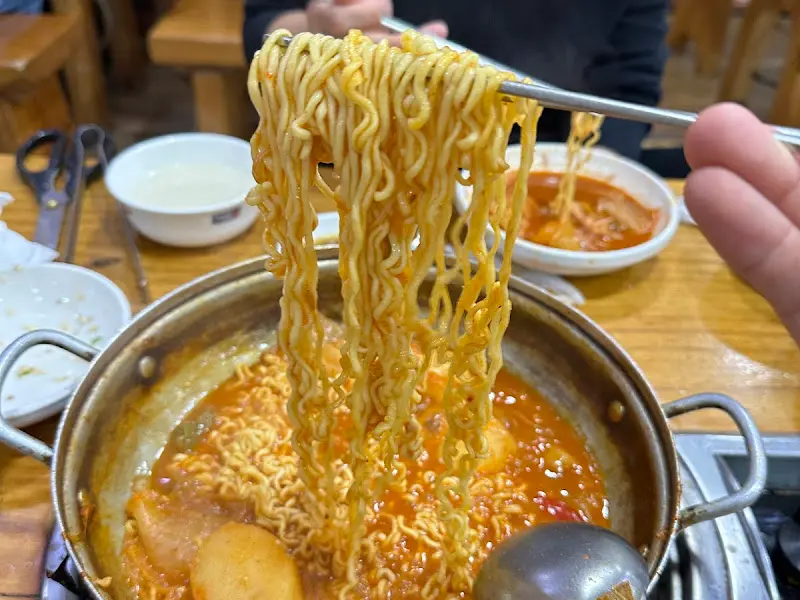 감자탕에 라면사리