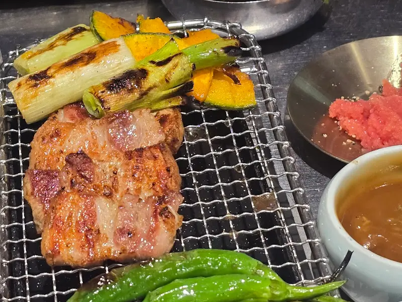 잘 구워진 고기