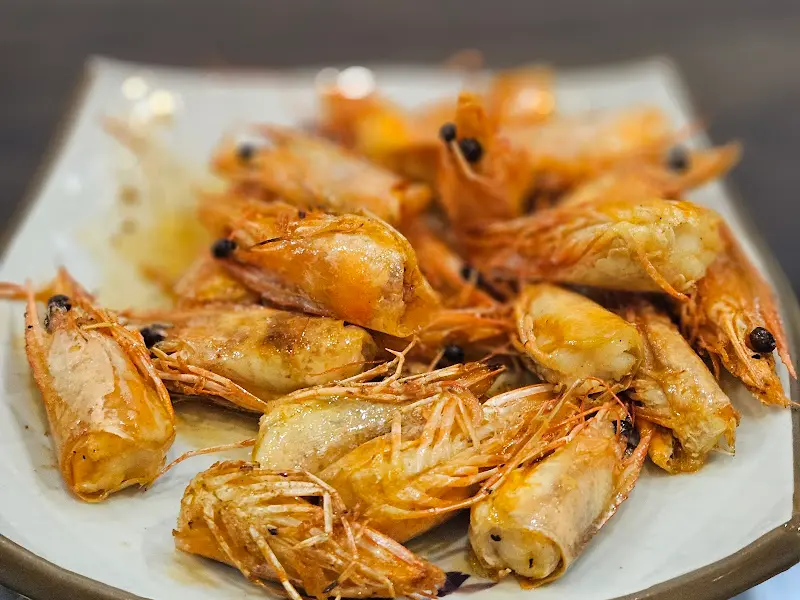 노릇노릇 구워진 새우