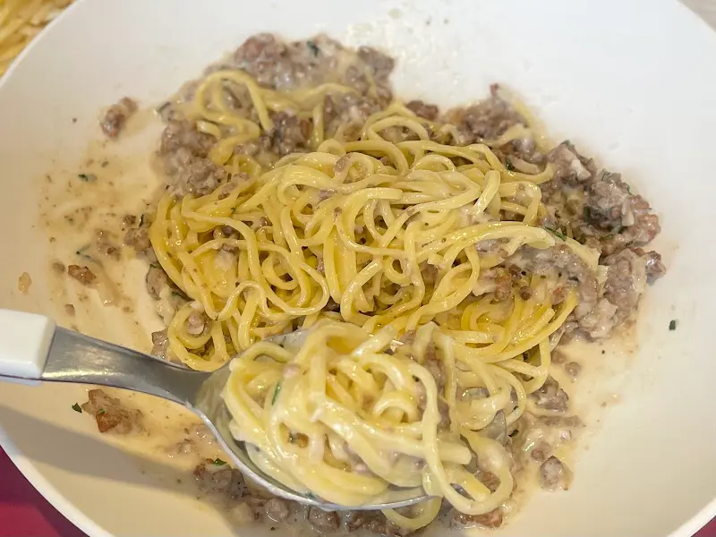 화이트 라구 파스타를 맛보는 순간