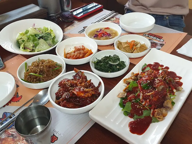 푸짐한식당 밑반찬