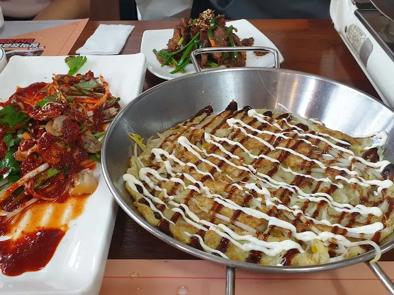 푸짐한식당 숙주전과 꼬막무침