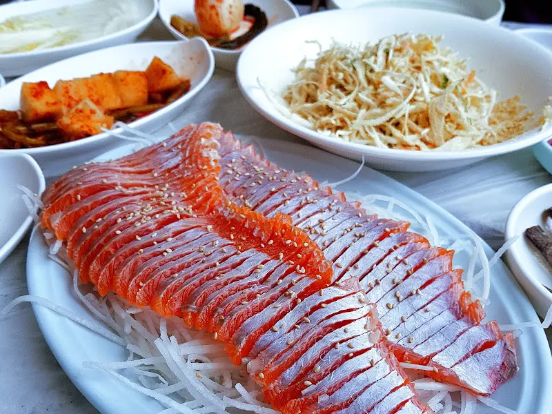 싱싱한 송어회의 자태