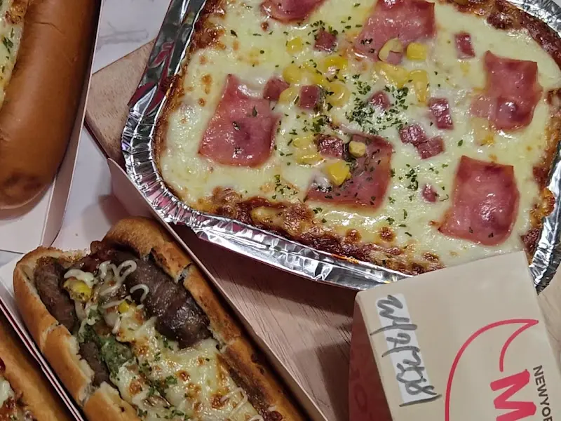 뉴마왕핫도그 메뉴 단체사진