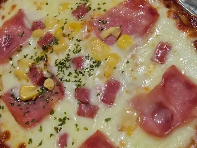 뉴마왕핫도그 스파게티 근접샷