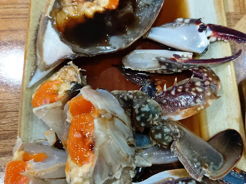 알이 꽉 찬 암게장은, 그 풍미가 남다르다.