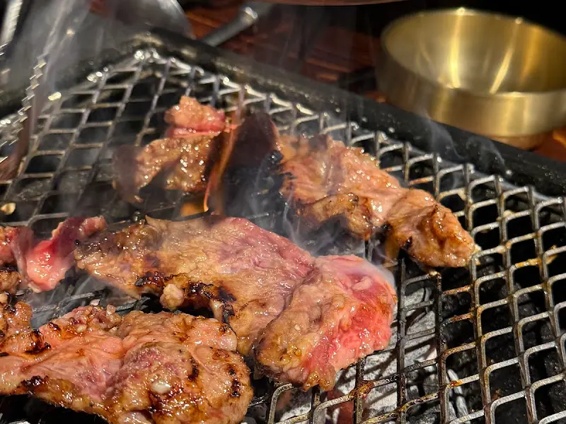 소고기 굽는 모습