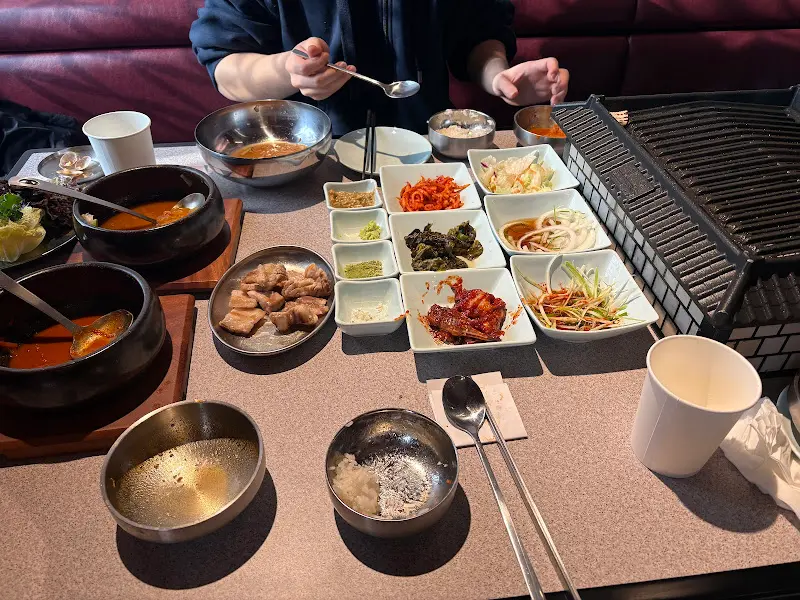 본옥 전체 상차림