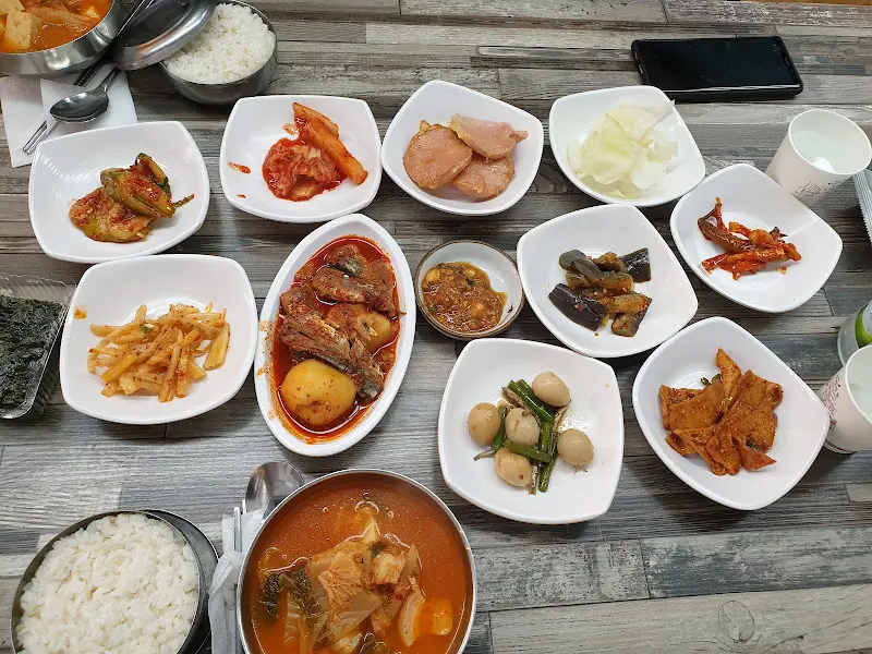 다온백반 뷔페 음식