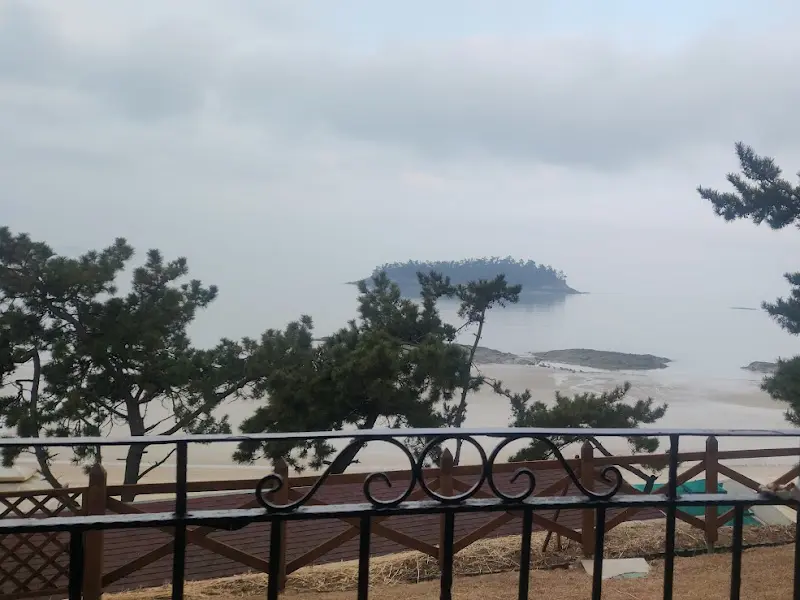 객실에서 바라본 바다 풍경