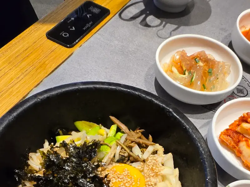 돌솥비빔밥 근접샷