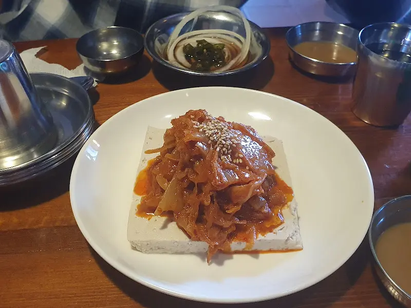 모란주점 두부김치