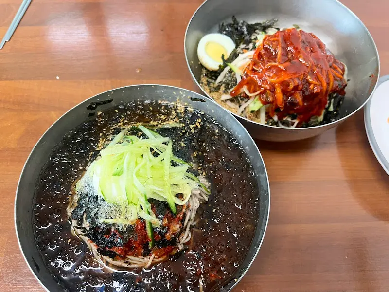 물막국수와 비빔막국수