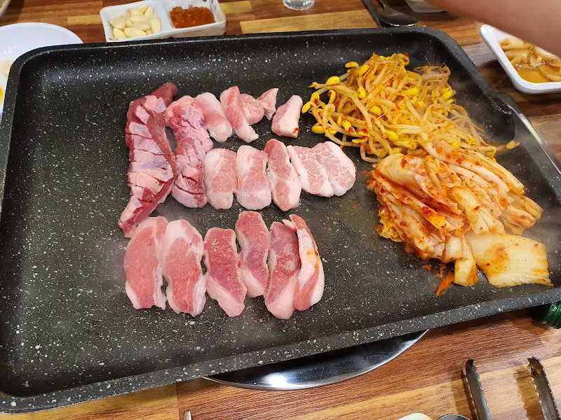 하동식육식당 내부