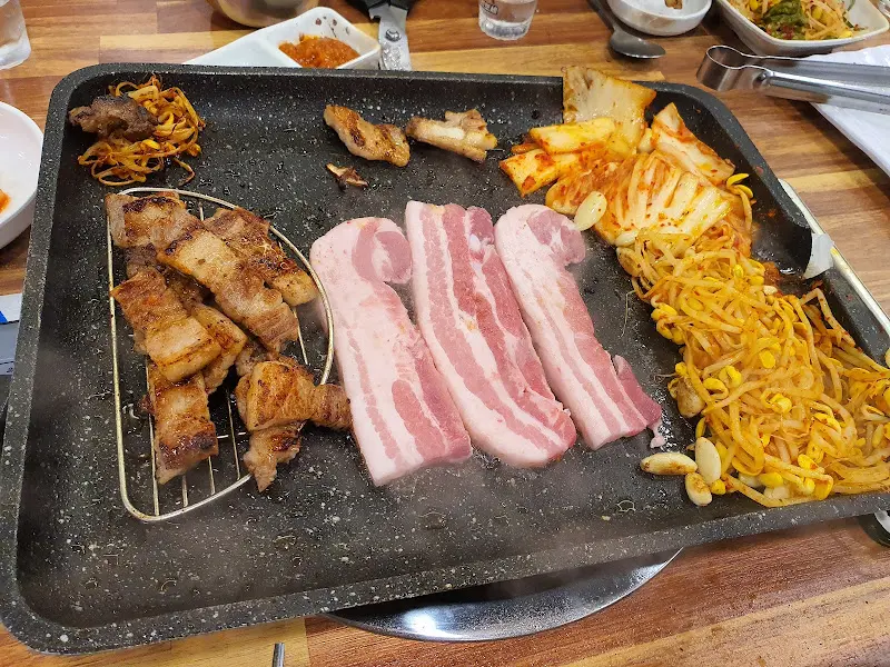 하동식육식당 내부
