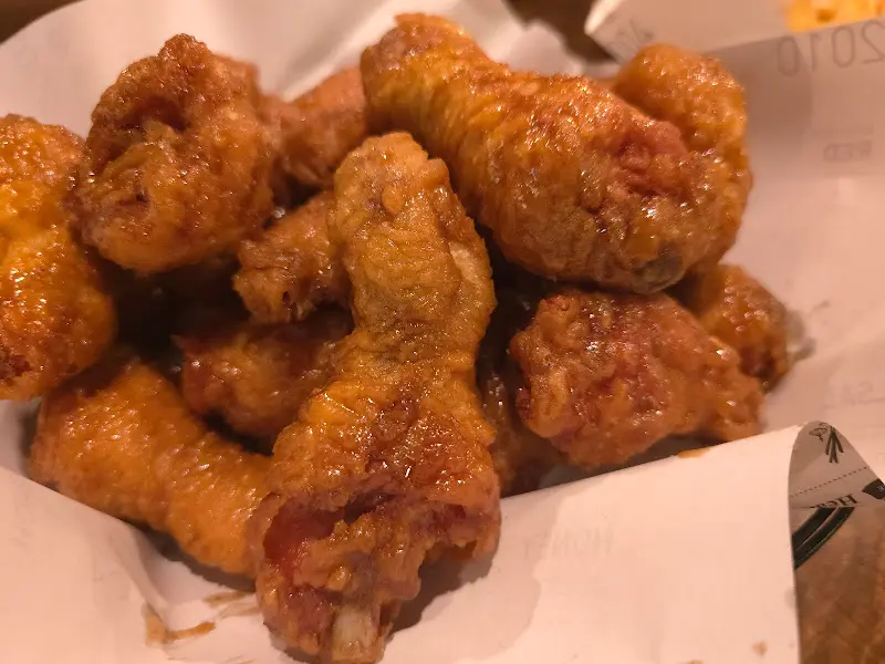 윤기가 흐르는 허니콤보