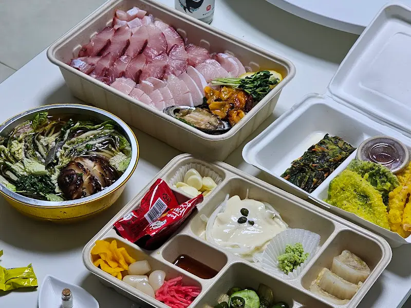 정갈한 포장 한 상 차림