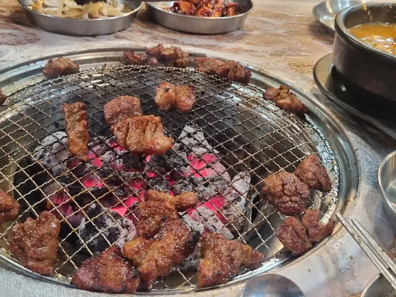 숯불과 돼지갈비