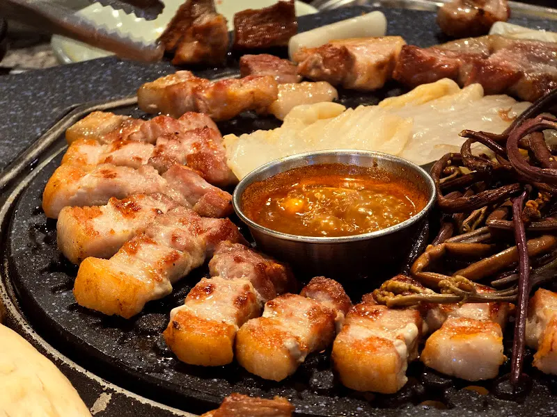 멜젓과 돼지고기