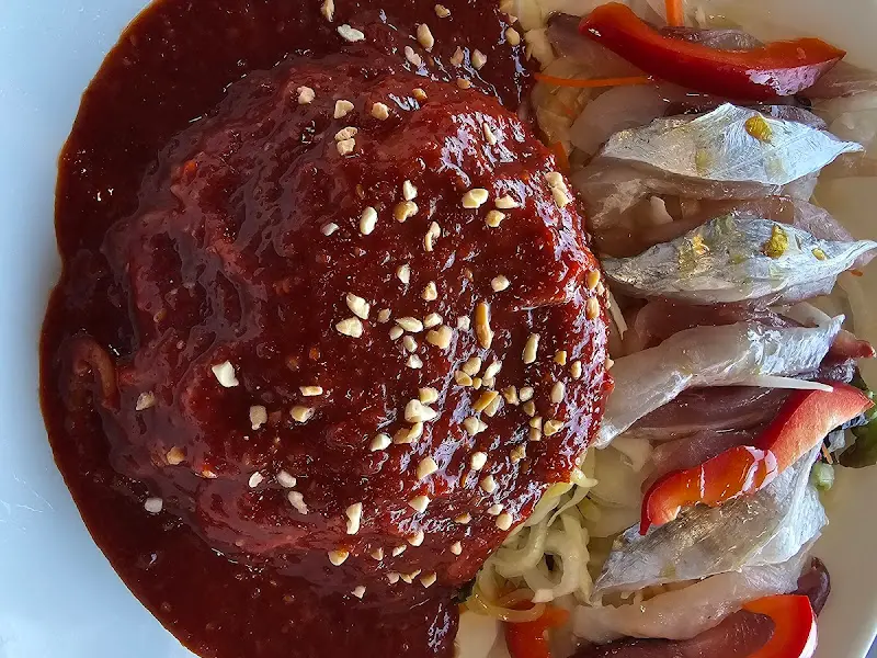 모듬 회국수 클로즈업