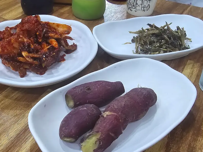 제비원 식당 밑반찬
