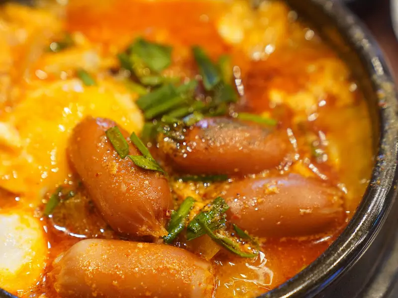 비엔나소시지가 들어간 쫄면순두부