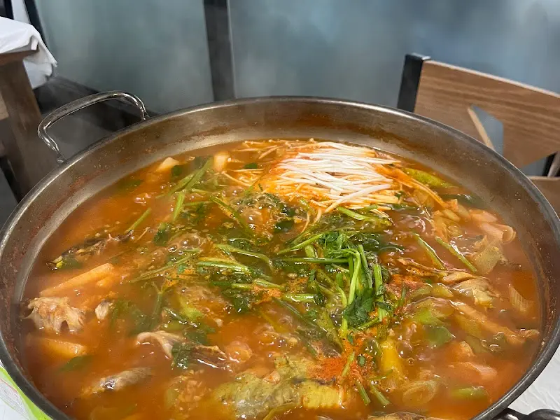 보글보글 끓는 매운탕