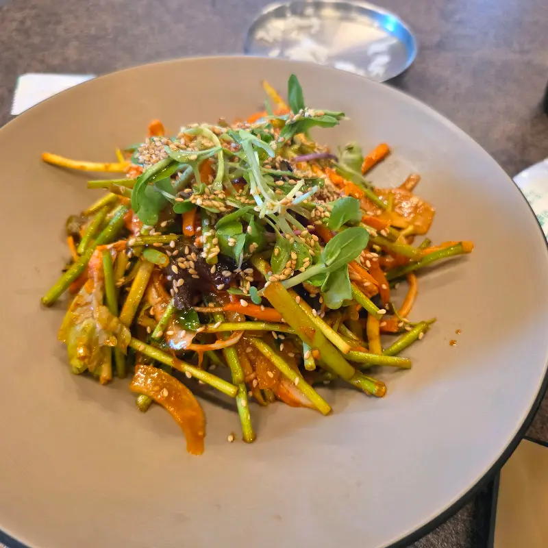 모닭의 초계무침