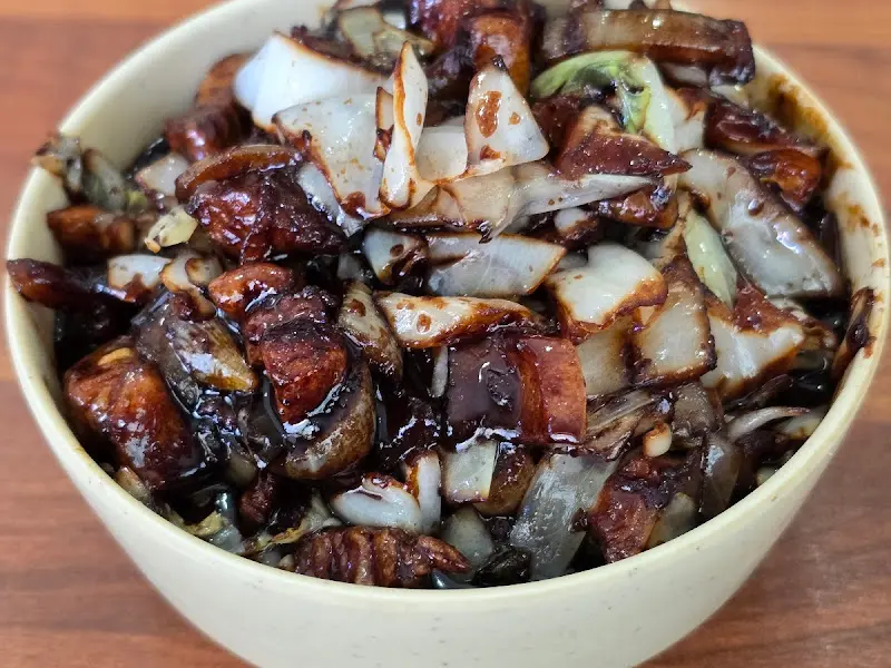 간짜장 소스의 클로즈업