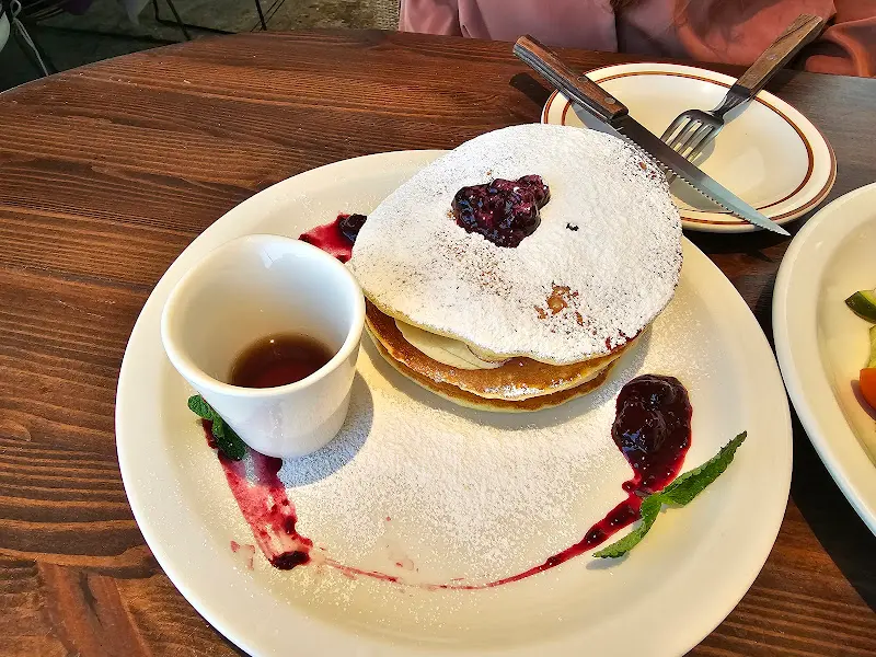 베리 콤포트 팬케이크