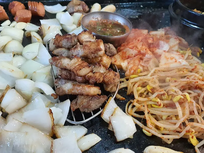 잘 구워진 삼겹살