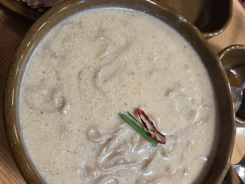 들깨칼국수 클로즈업