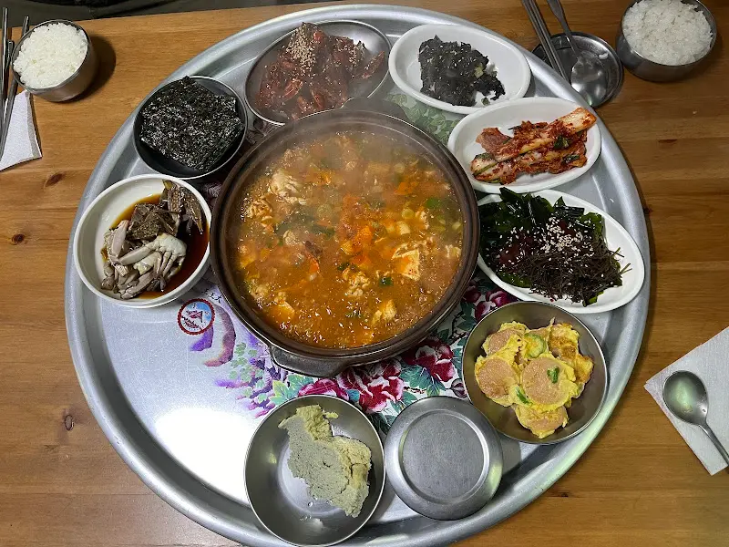 게장 정식 한 상 차림