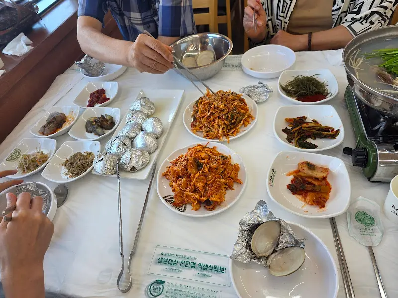 백합정식 한 상 차림